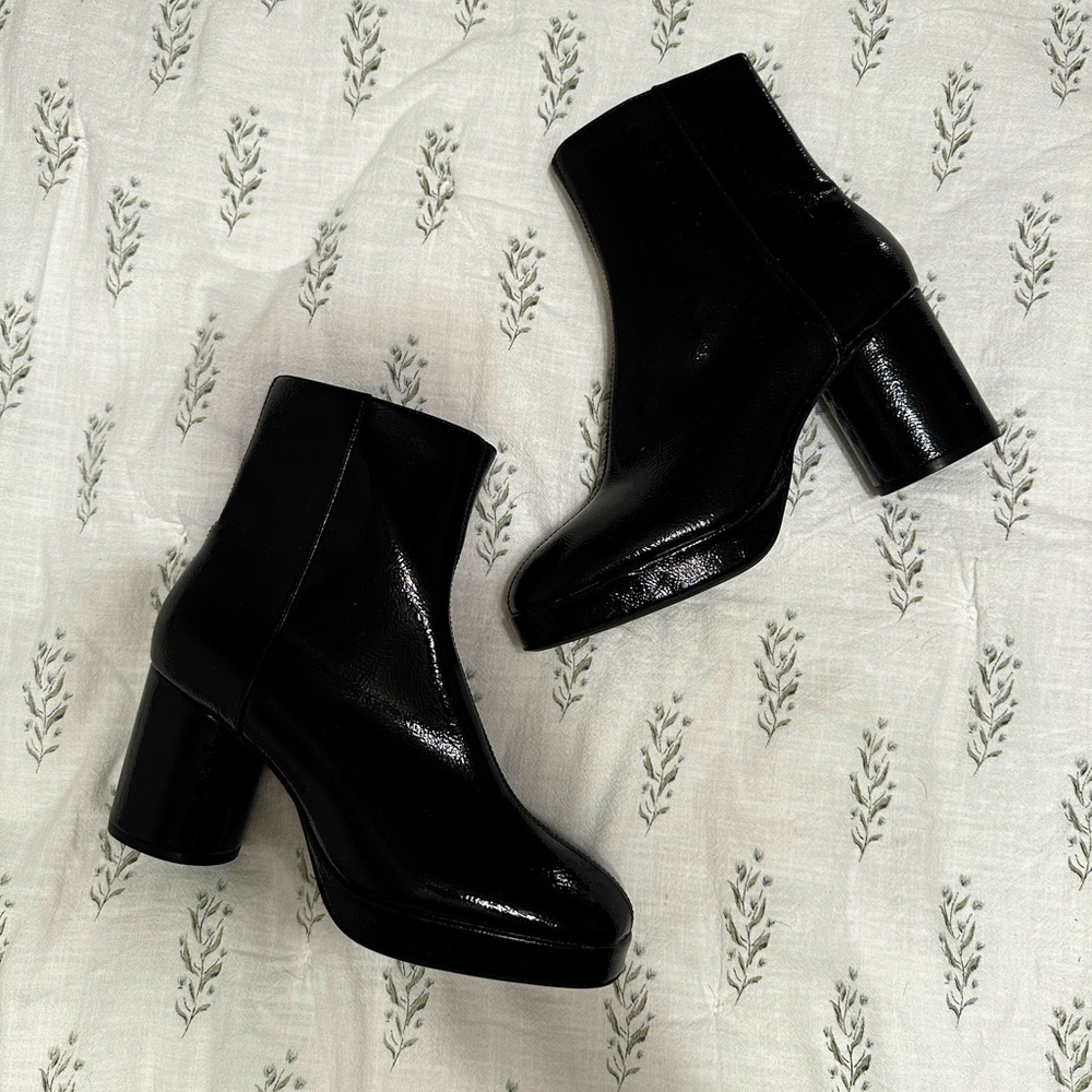 H&M Boot | Patent leather ankle boots | platform boot | oval heel | size 8.5 |
